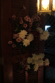 Flores na porta da varanda